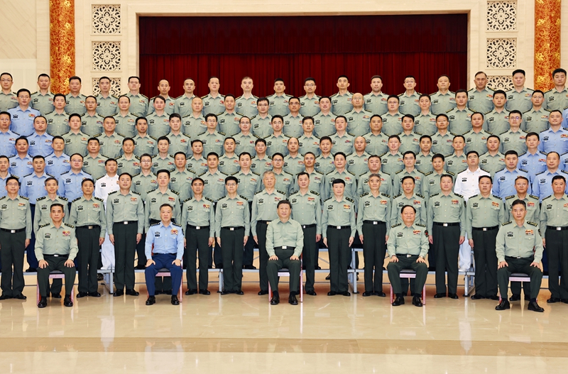 5月22日至24日，中共中央總書記、國家主席、中央軍委主席習近平在山東考察。這是23日上午，習近平在濟南親切接見駐濟南部隊上校以上領導干部，代表黨中央和中央軍委向駐濟南部隊全體官兵致以誠摯問候。